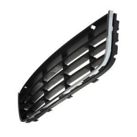Решітка бампера с хром накладкой VW Jetta 5 /VW Golf 5 комбі