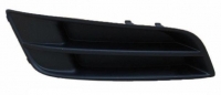 Заглушка противотуманки в бампер права Toyota Corolla e12 2005-2007