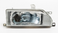 Фара права Toyota Corolla E9