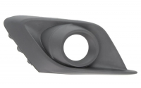 Решітка в бампері ліва Mazda 3 (Мазда 3) 2013-2020 BHR1-50-C21A